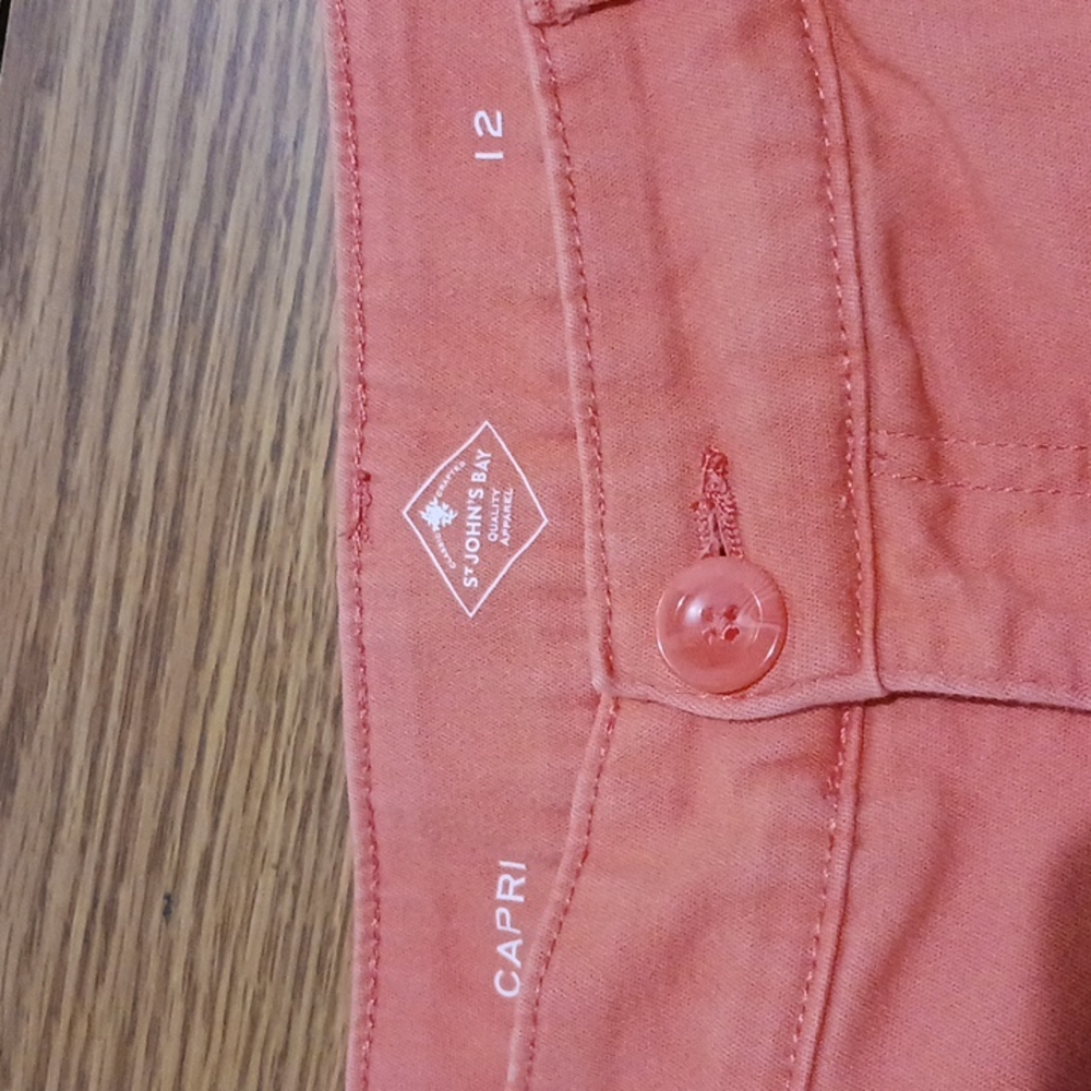 Capris - Picture 2 of 8